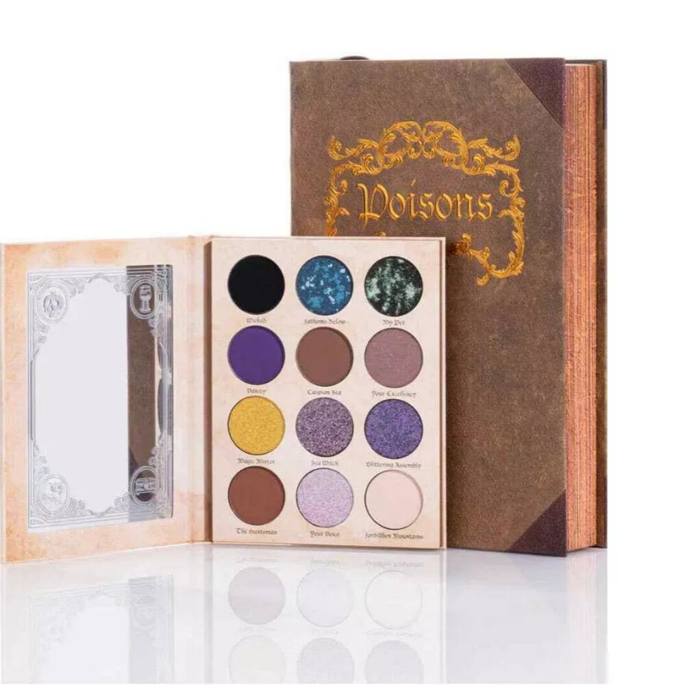 Besame "The Queen's Spellbook" Disney Villains eyshadow palette new & unused